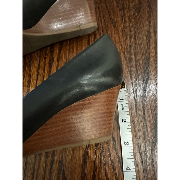 Women's Tory Burch Black Leather Wedge Heel Shoes Size 5 M - Picture 9 of 9